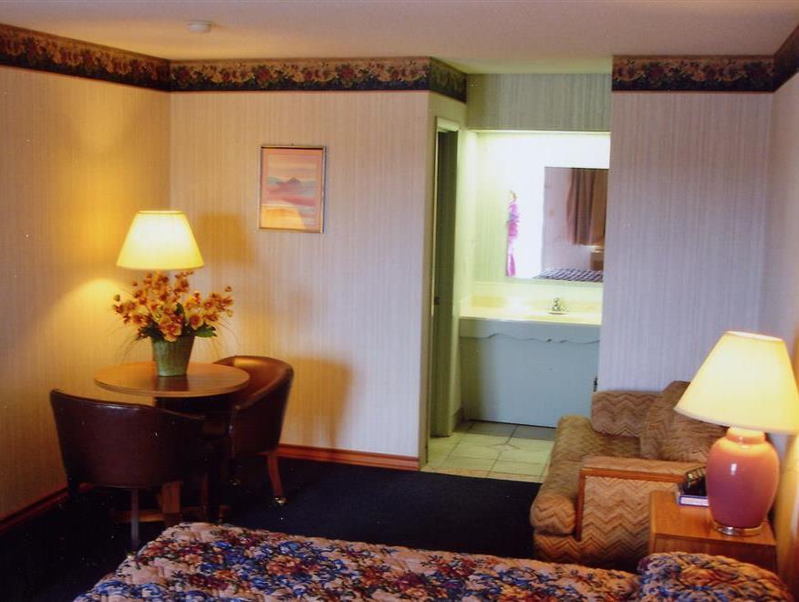 Hillcrest Inn & Suites Ozona Eksteriør billede
