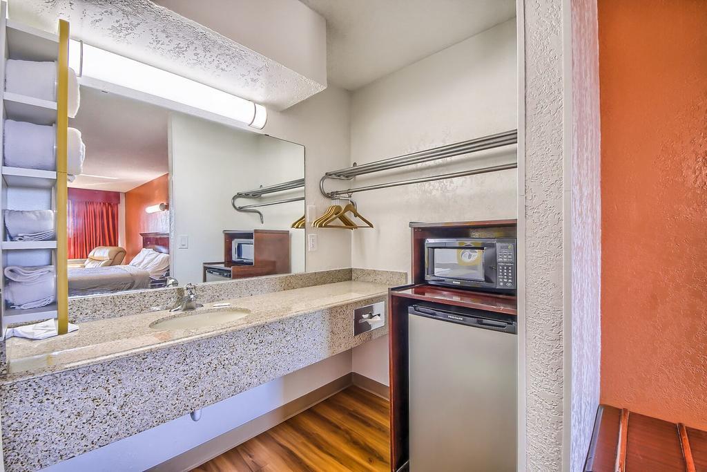 Hillcrest Inn & Suites Ozona Eksteriør billede